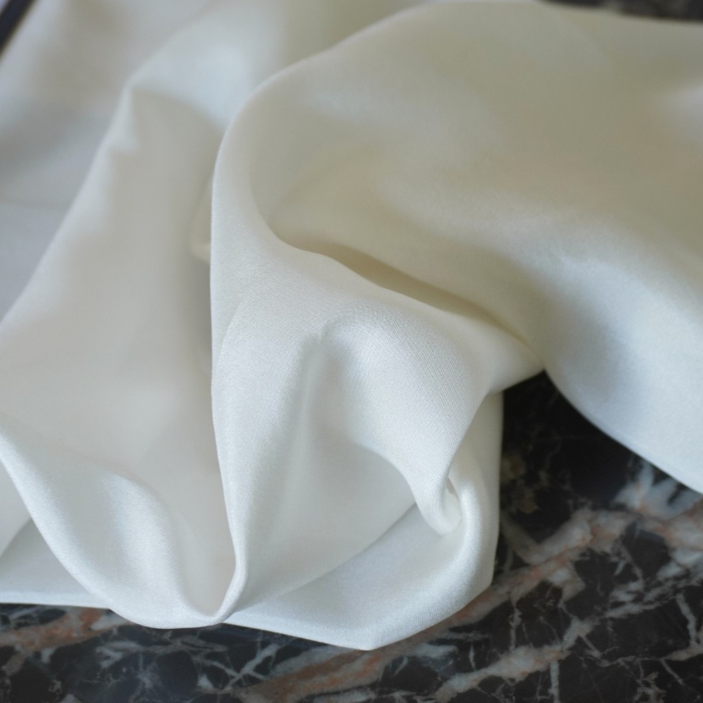 Silk Habutai L.140 [1117 AT]