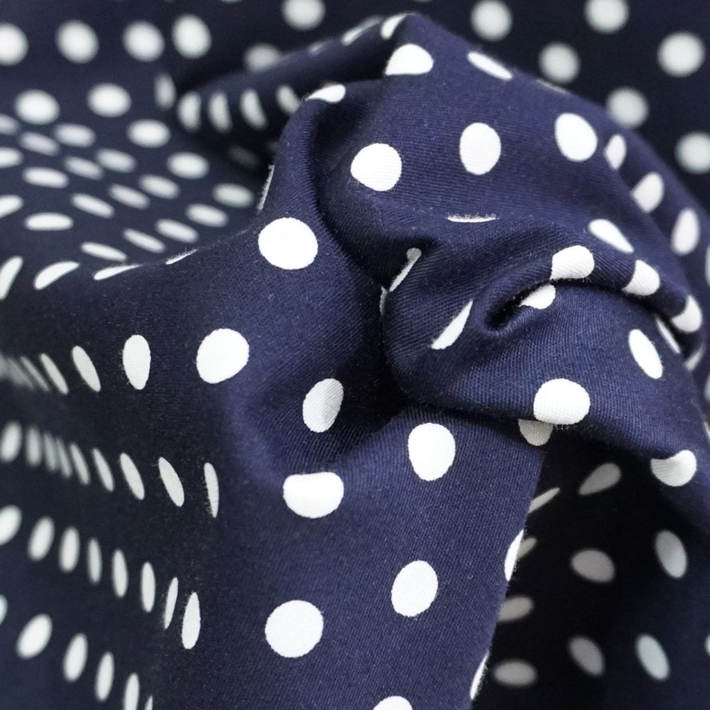 Cotton Twill 40's Reg navy polka dot